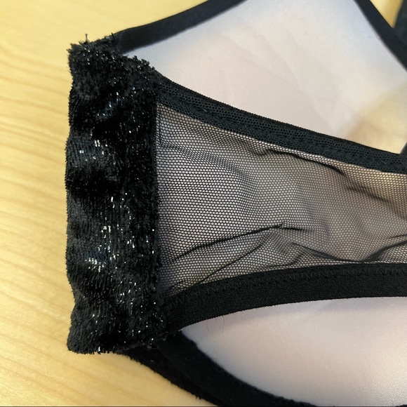 Victoria’s Secret Bra - Picture 4 of 6